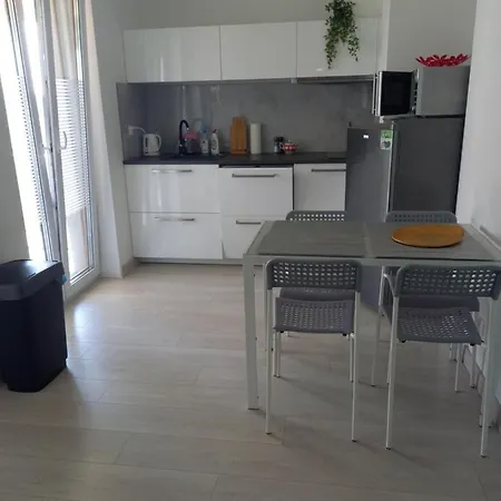 Apartament Mila Z Duzym Tarasem I Miejscem Parkingowym Kolobrzeg Exterior photo