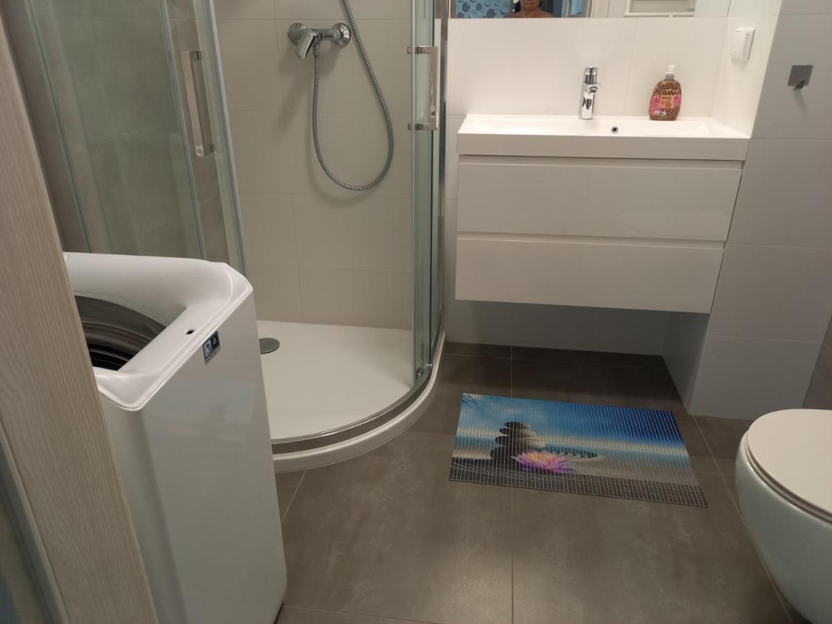 Mila Z Duzym Tarasem I Miejscem Parkingowym Apartment