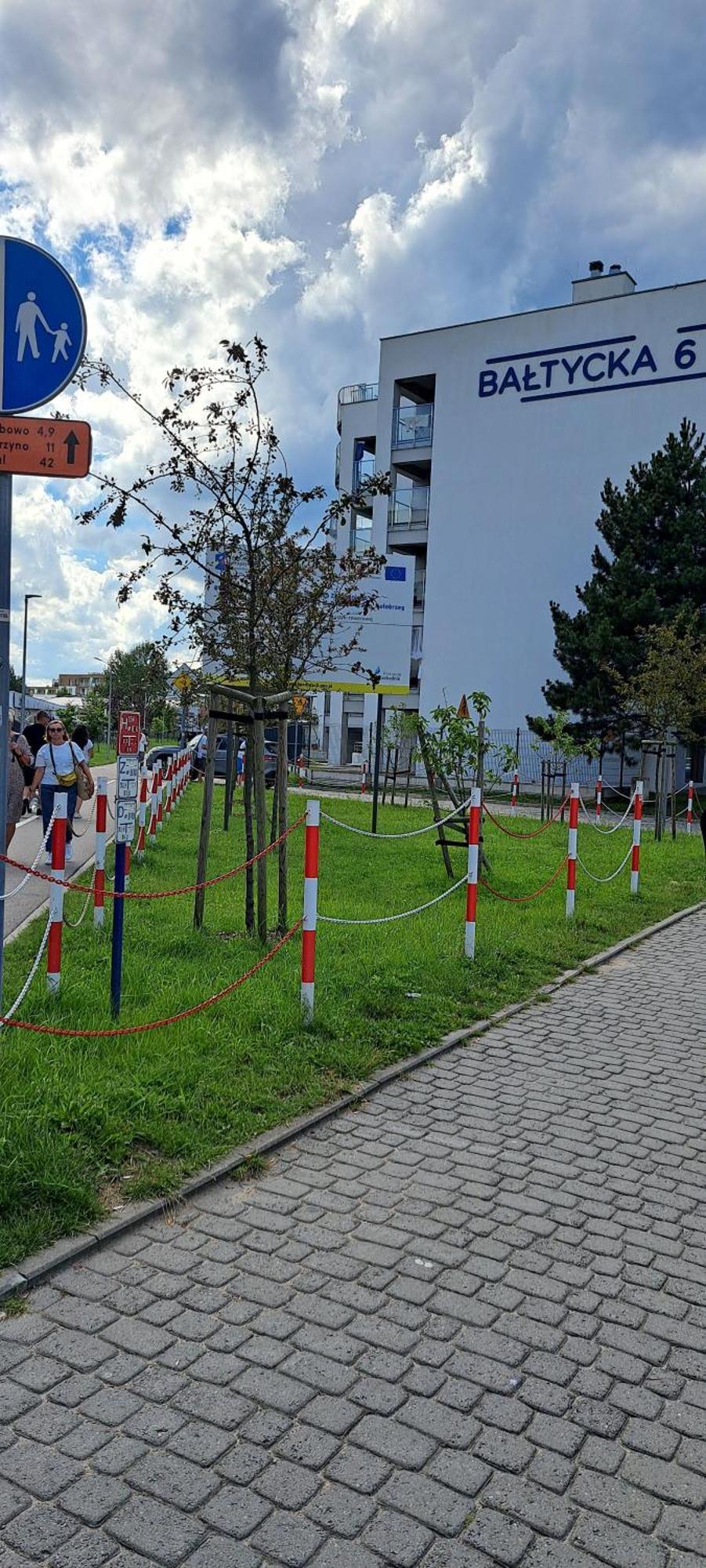 Mila Z Duzym Tarasem I Miejscem Parkingowym *