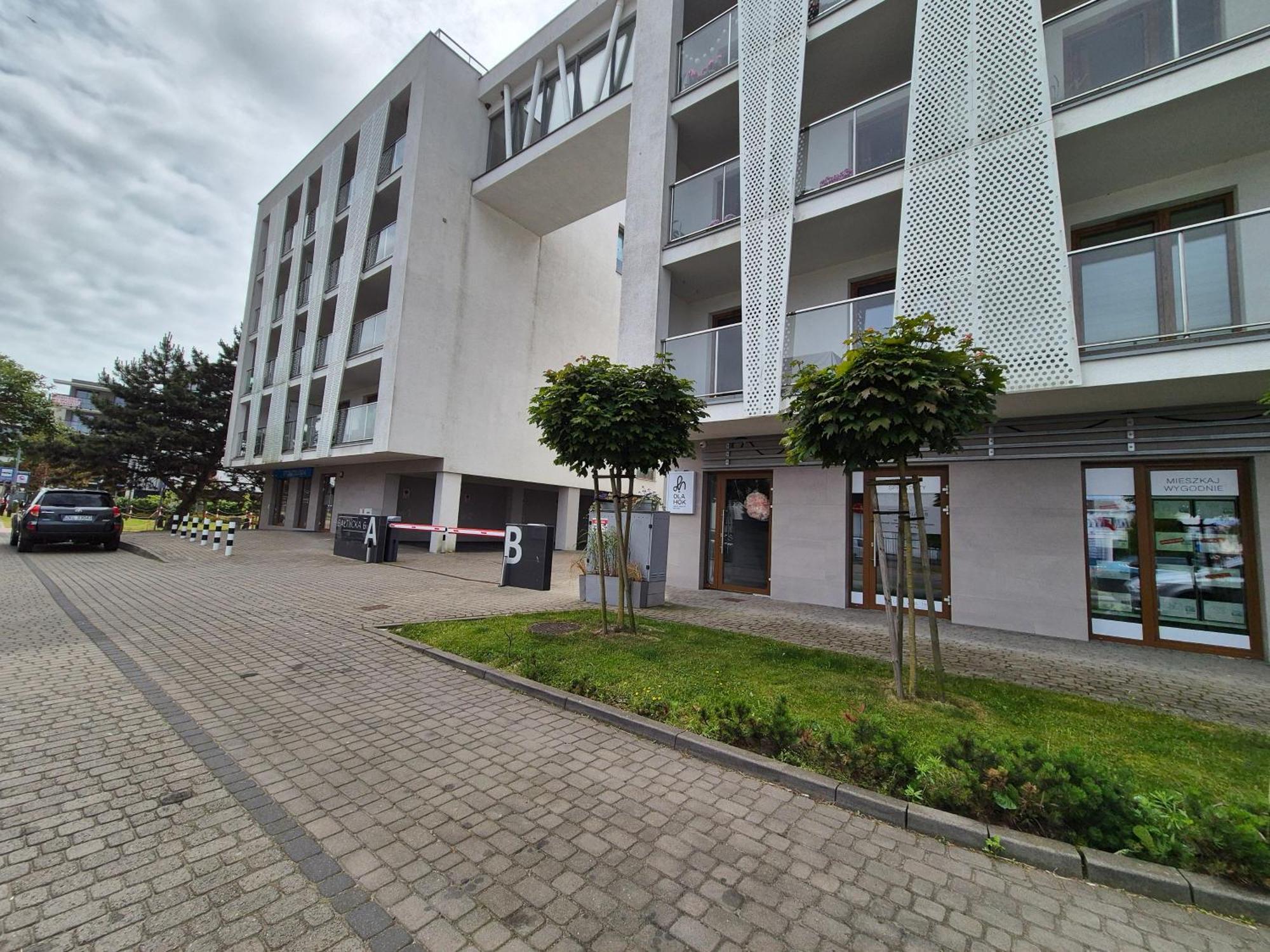 Mila Z Duzym Tarasem I Miejscem Parkingowym Kołobrzeg